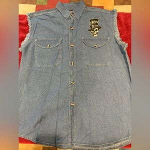 Men’s sleeveless denim shirt